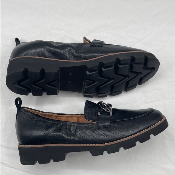 Vionic Black Leather Chain-Trim Loafers - Picture 11 of 16